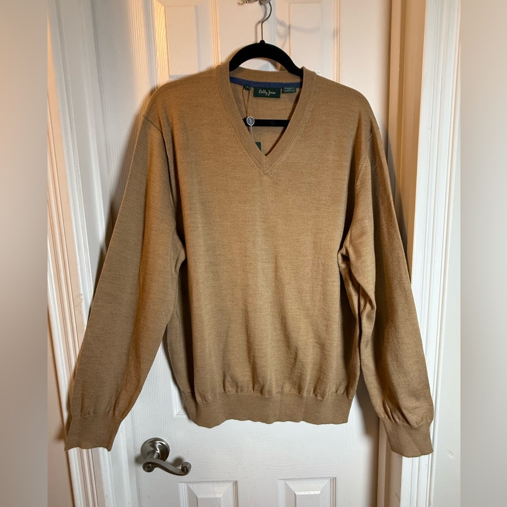 NWT Golf BOBBY JONES Merino
Wool V-NECK Wicker Heather Men’s Sweater Pullover